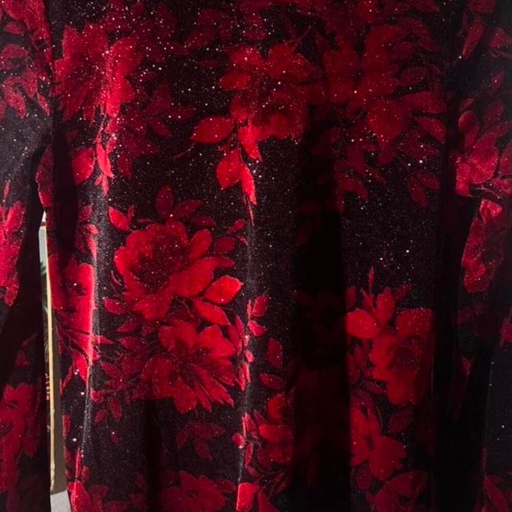 Red and black floral long sleeve top sparkly size s - Picture 6 of 6